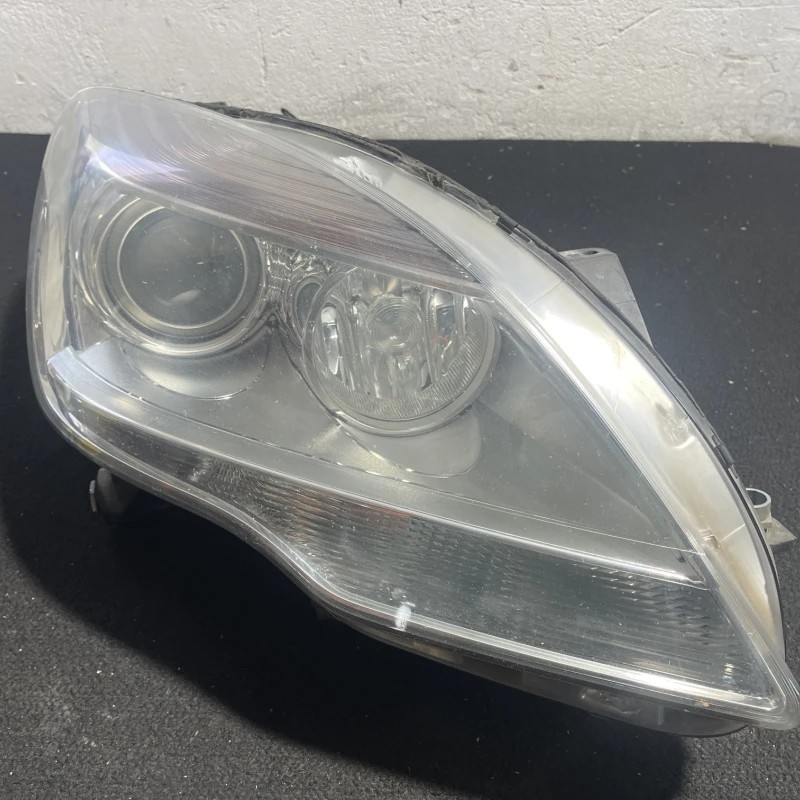 Far dreapta xenon / Mercedes-Benz R Class W251 facelift 2011 / Caroserie, oglinzi si faruri
