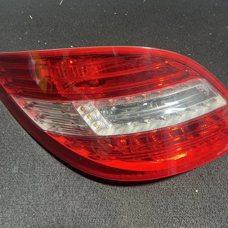 Stop stanga caroserie Mercedes-Benz R Class W251 facelift 2011