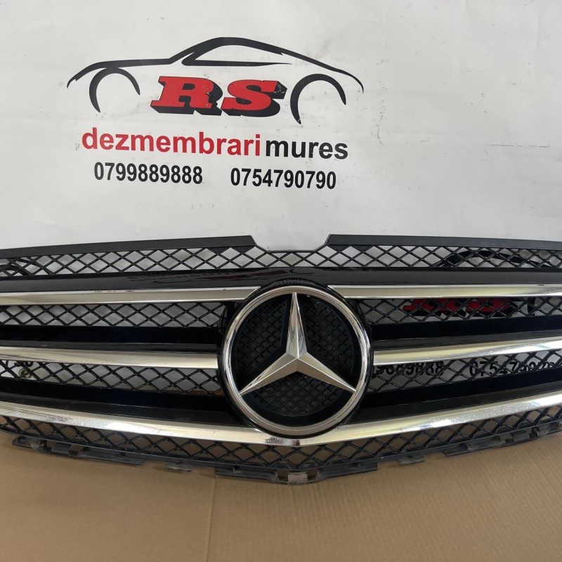 Grila radiator cu emblema / Mercedes-Benz R Class W251 facelift 2011 / Caroserie, oglinzi si faruri