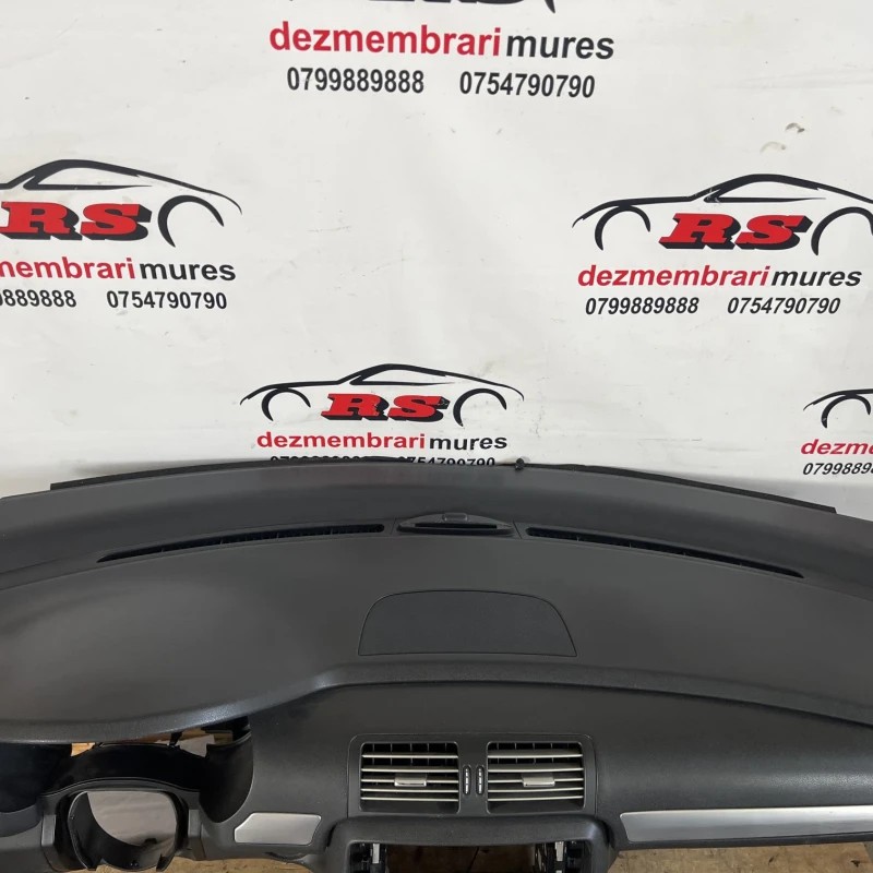 Plansa bord / Mercedes-Benz R Class W251 facelift 2011 / Interior