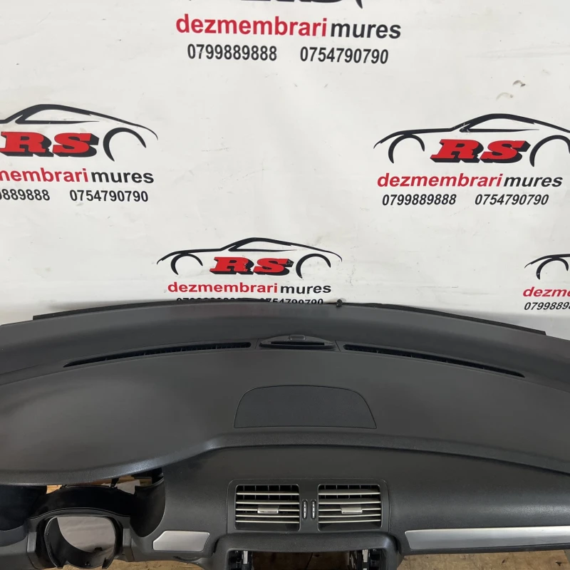 Plansa bord / Mercedes-Benz R Class W251 facelift 2011 / Interior