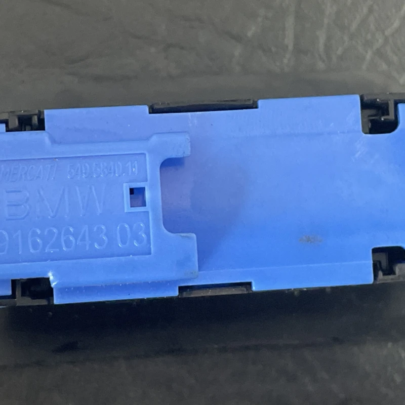 Buton deschidere haion / BMW Seria 5 F11 2013 / Interior