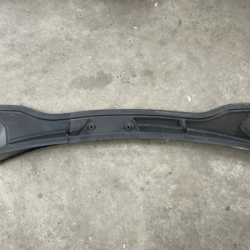 Grila stergatoare / Mercedes-Benz B Class W246 2012 / Caroserie, oglinzi si faruri