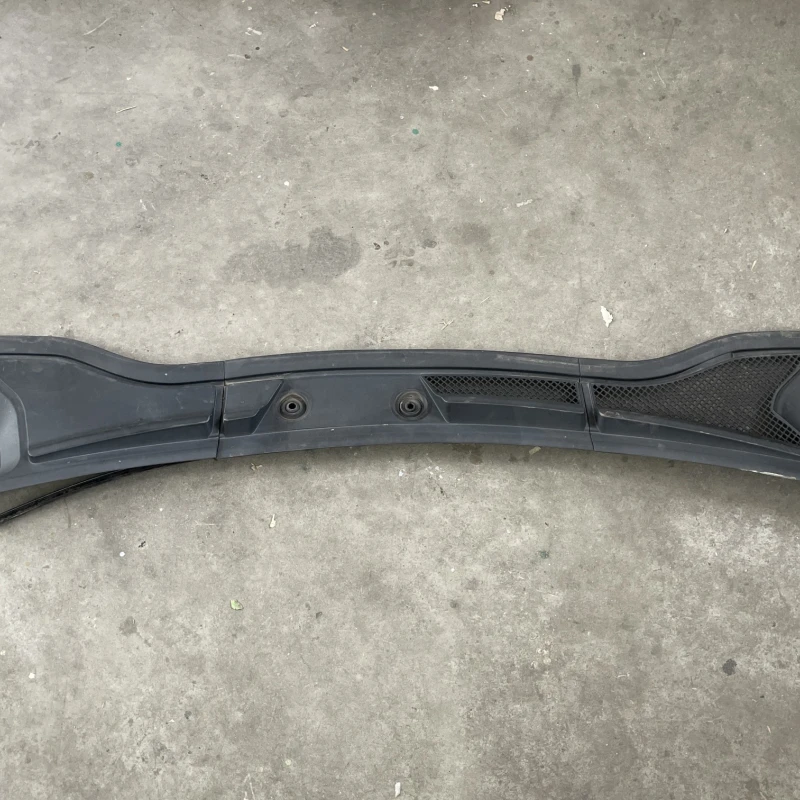 Grila stergatoare / Mercedes-Benz B Class W246 2012 / Caroserie, oglinzi si faruri