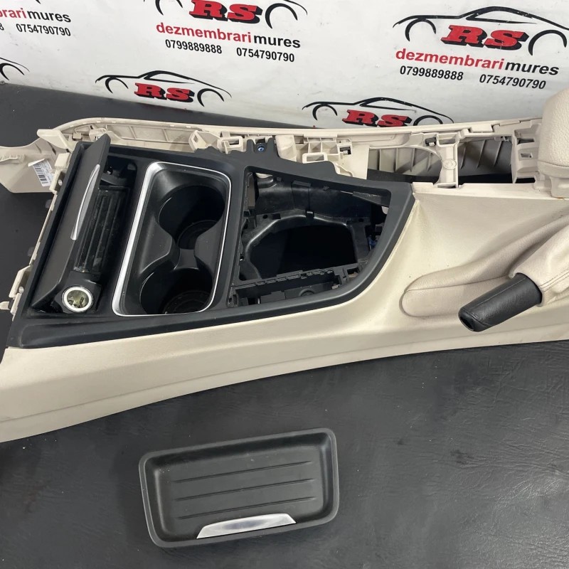 Cotiera centrala / BMW Seria 3 F30 2013 / Interior