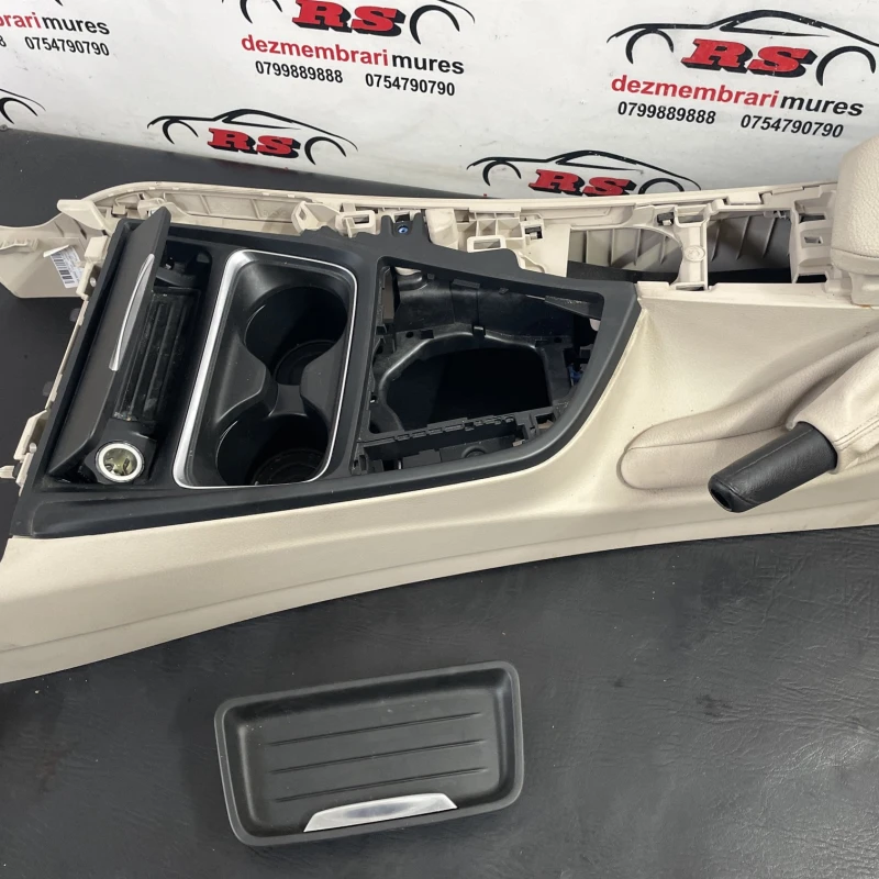 Cotiera centrala / BMW Seria 3 F30 2013 / Interior