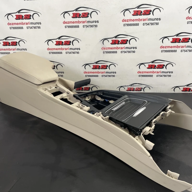Cotiera centrala / BMW Seria 3 F30 2013 / Interior