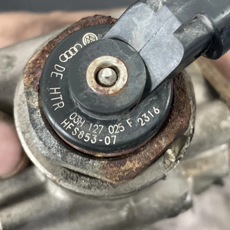 Pompa de injectie inalte / Volkswagen Passat B7 2014 / Motor, racire si evacuare