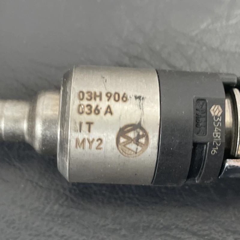 Injector / Volkswagen Passat B7 2014 / Motor, racire si evacuare
