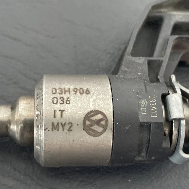 Injector / Volkswagen Passat B7 2014 / Motor, racire si evacuare