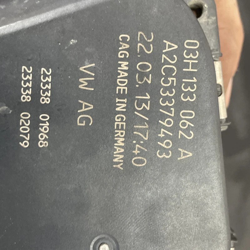 Clapeta de acceleratie / Volkswagen Passat B7 2014 / Motor, racire si evacuare