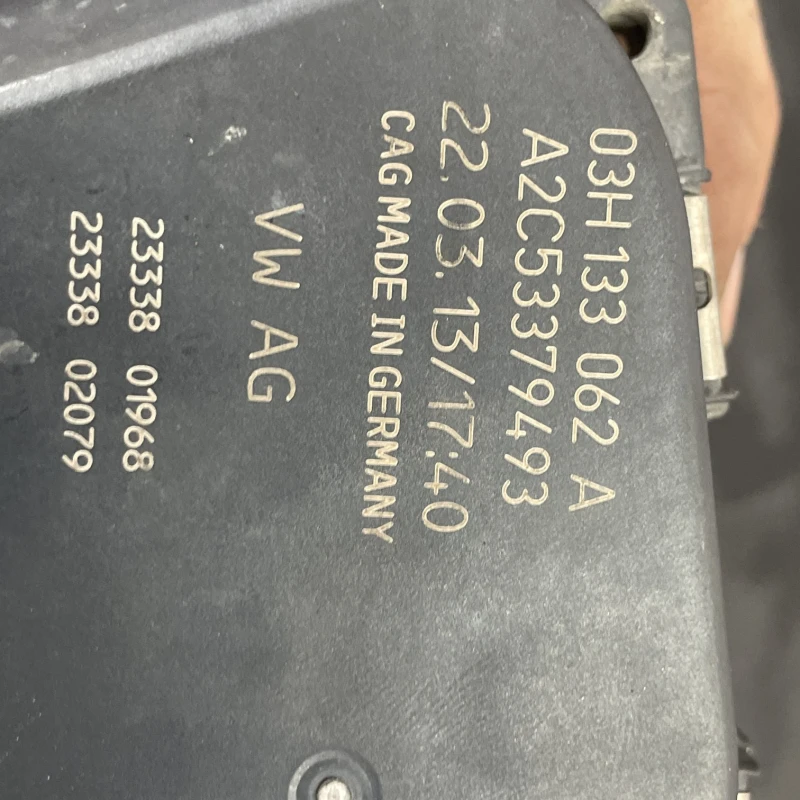 Clapeta de acceleratie / Volkswagen Passat B7 2014 / Motor, racire si evacuare