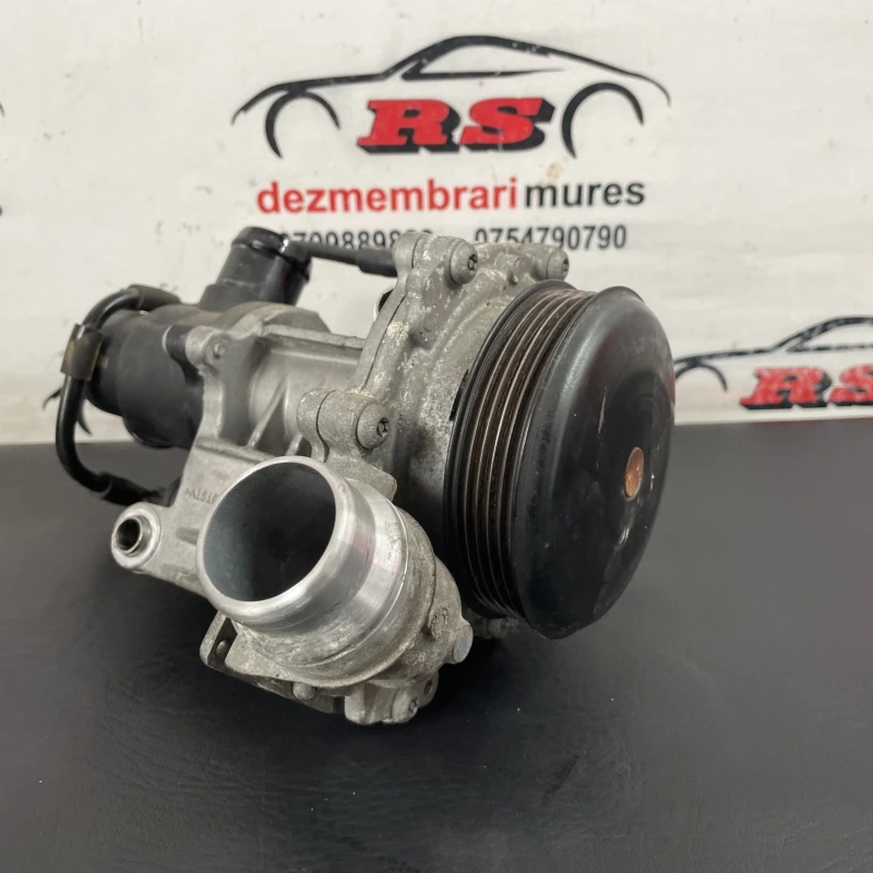 Pompa apa Mercedes-Benz 