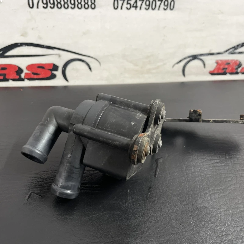 Pompa auxiliara recirculare apa / Audi A3 8P 2012 / Motor, racire si evacuare