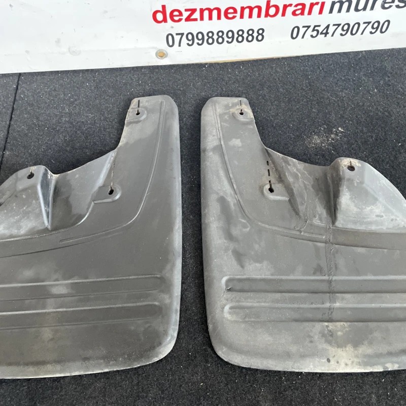 Set apărătoare noroi fata / Toyota Hilux AN20 2007 / Caroserie, oglinzi si faruri
