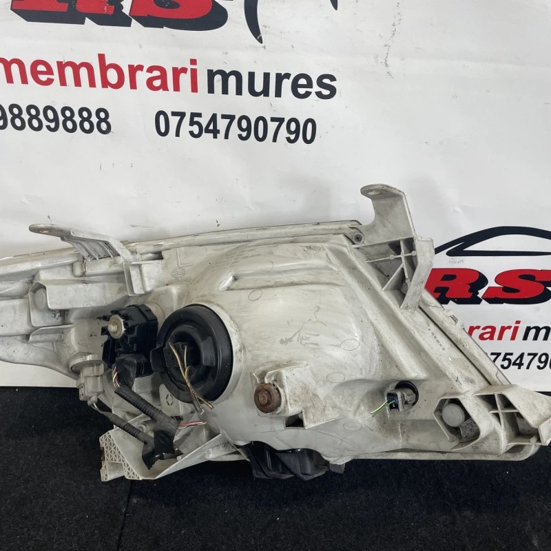 Far stanga / Toyota Hilux AN20 2007 / Caroserie, oglinzi si faruri