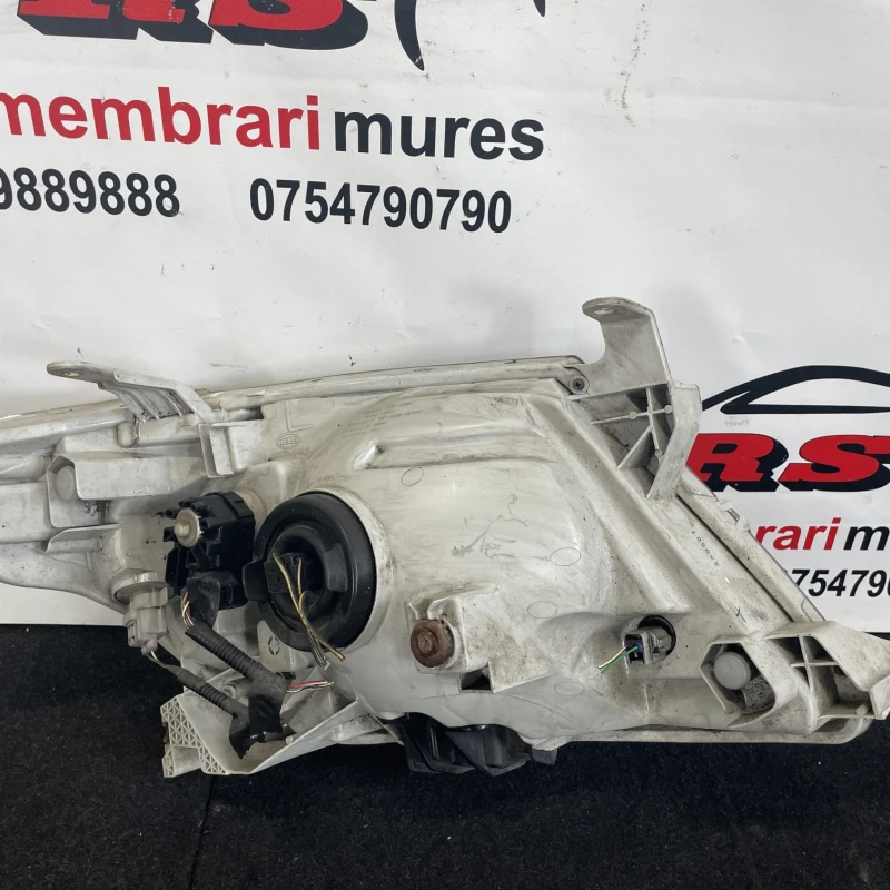 Far stanga / Toyota Hilux  2007 / Caroserie, oglinzi si faruri