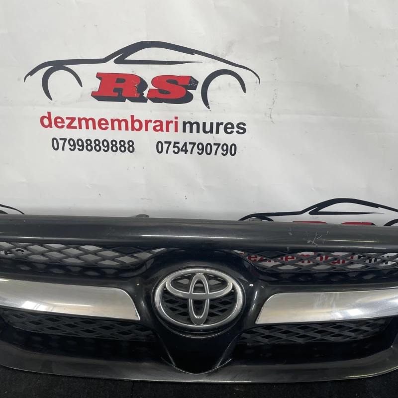 Grila radiator cu emblema Toyota 