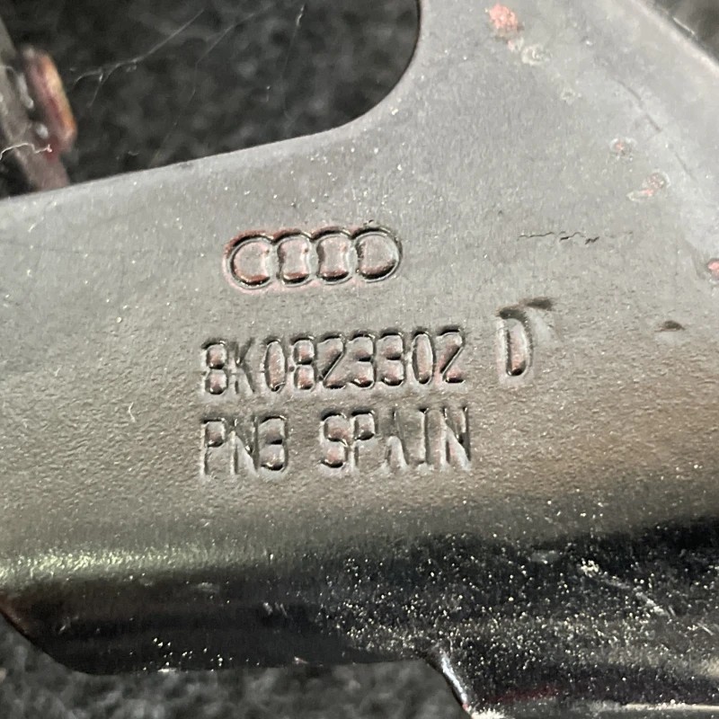 Balamale capota / Audi A4 B8 2011 / Caroserie, oglinzi si faruri