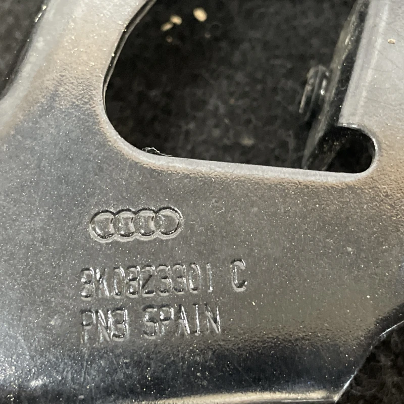 Balamale capota / Audi A4 B8 2011 / Caroserie, oglinzi si faruri