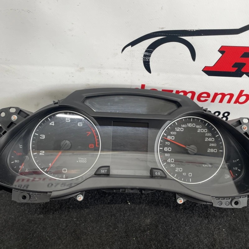 Ceas bord Audi A4 B8 2011