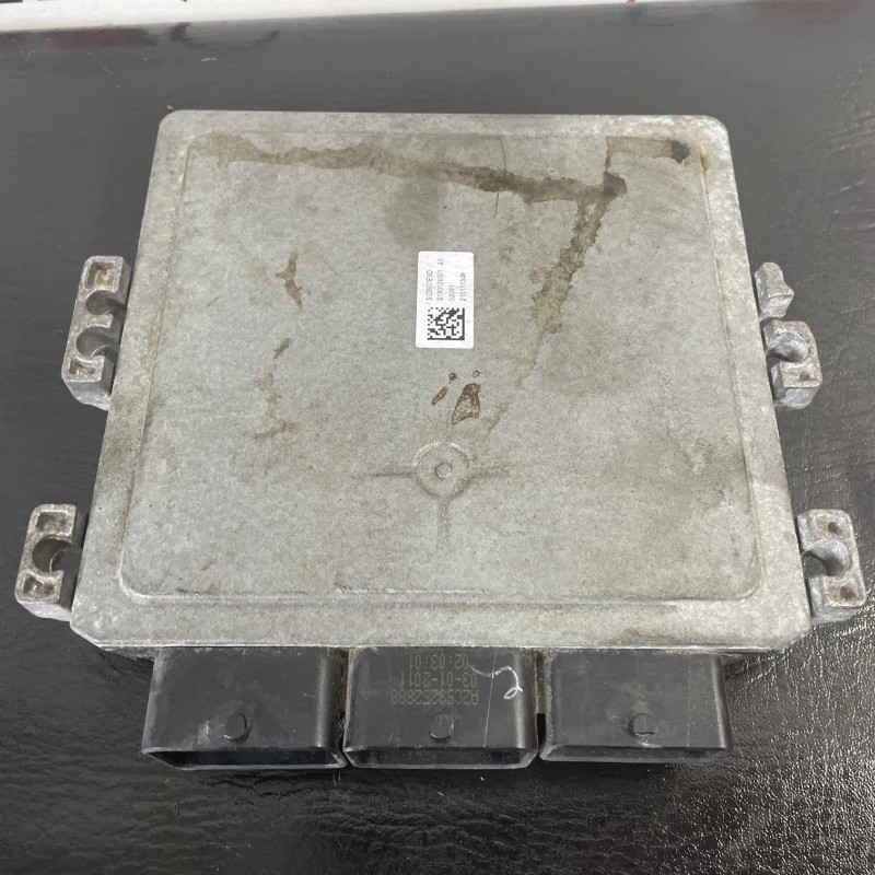 Calculator motor ecu / Peugeot 508 508 2014 / Audio si electronice