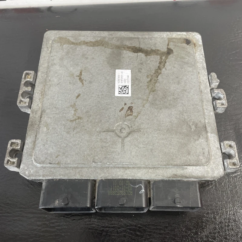 Calculator motor ecu / Peugeot 508 508 2014 / Audio si electronice