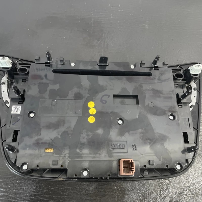 Consola centrala CD player si climatronic / Peugeot 508 508 2014 / Interior