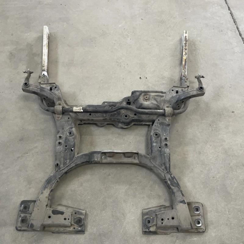 Punte fata jug suport motor / Mercedes-Benz B Class W246 2012 / Directie si suspensie