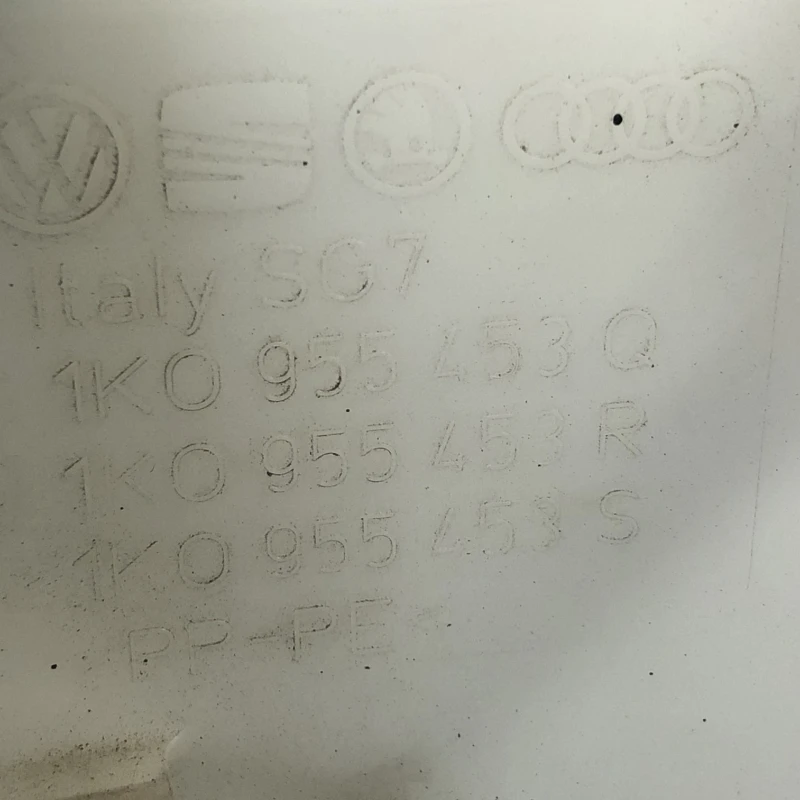 Vas lichid parbriz strop gel / Audi A3 8P 2012 / Caroserie, oglinzi si faruri
