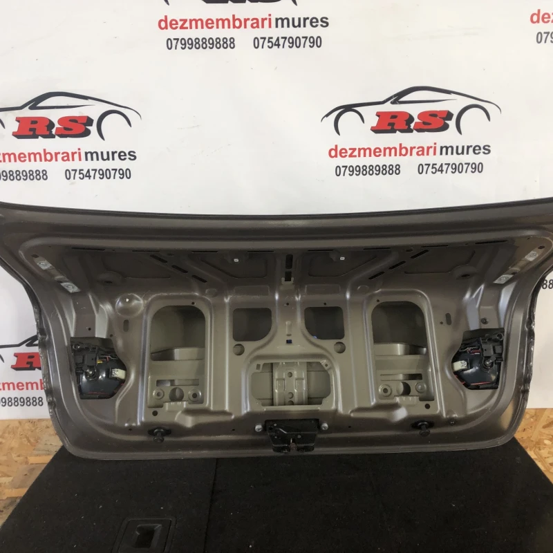 Haion / BMW Seria 3 F30 2013 / Caroserie, oglinzi si faruri