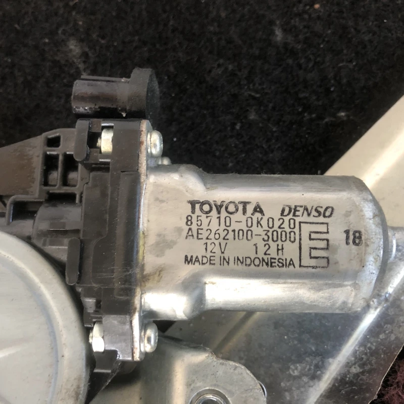 Macara geam stanga spate / Toyota Hilux  2007 / Caroserie, oglinzi si faruri