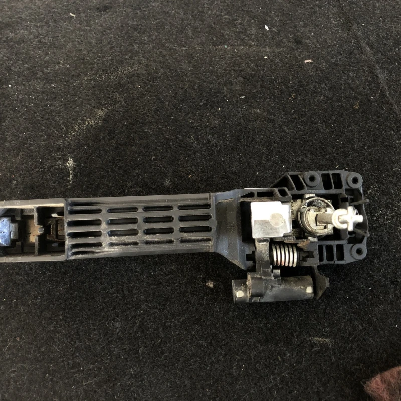 Maner usa stanga fata / Toyota Hilux  2007 / Caroserie, oglinzi si faruri