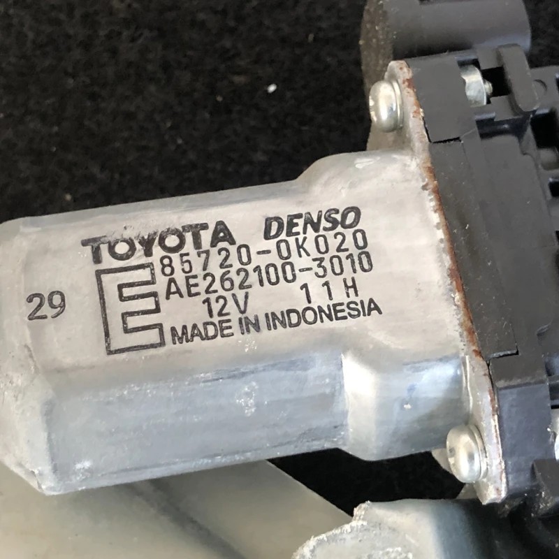 Macara geam dreapta spate / Toyota Hilux AN20 2007 / Caroserie, oglinzi si faruri