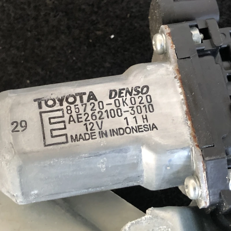 Macara geam dreapta spate / Toyota Hilux  2007 / Caroserie, oglinzi si faruri