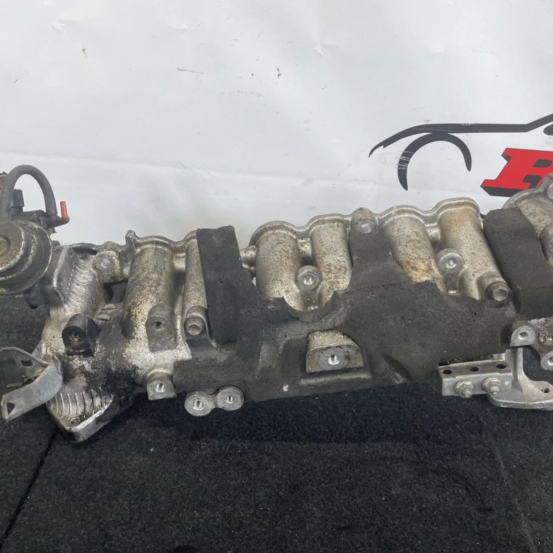 Galerie de admisie / Toyota Hilux AN20 2007 / Motor, racire si evacuare
