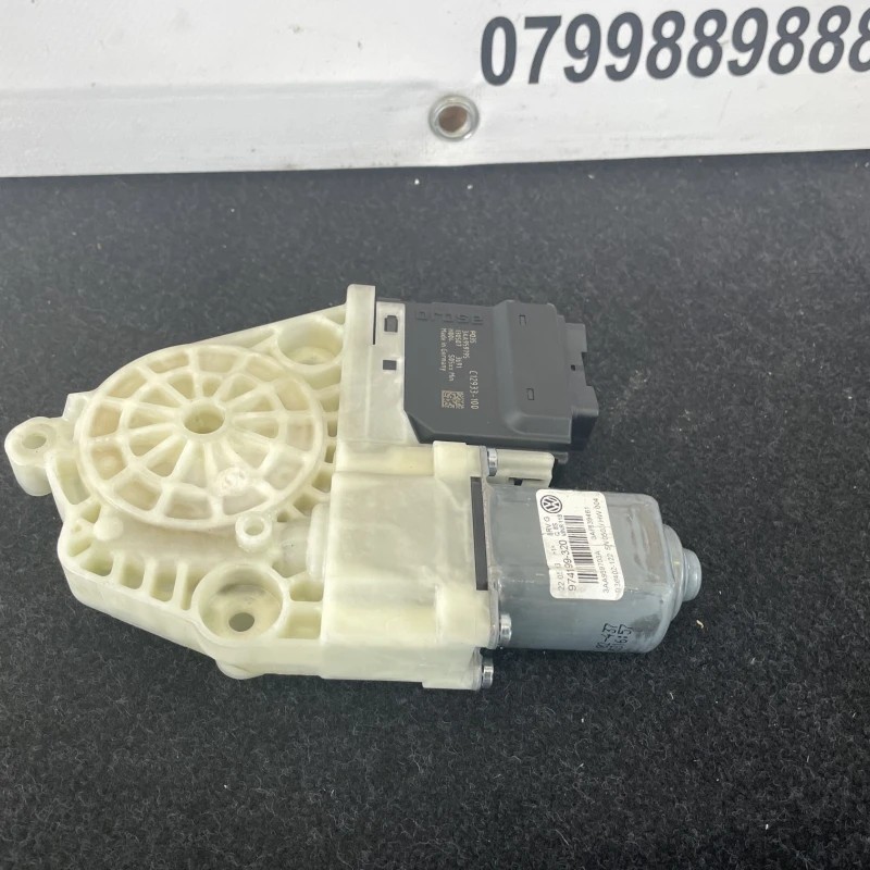 Motoras geam stanga spate Volkswagen Passat B7 2013
