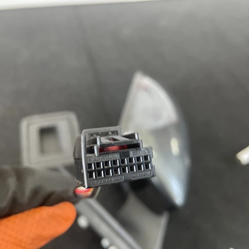 Oglinda stanga / Volkswagen Passat B7 2013 / Caroserie, oglinzi si faruri