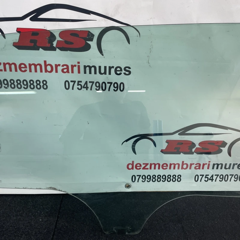 Geam dreapta spate Mercedes-Benz 