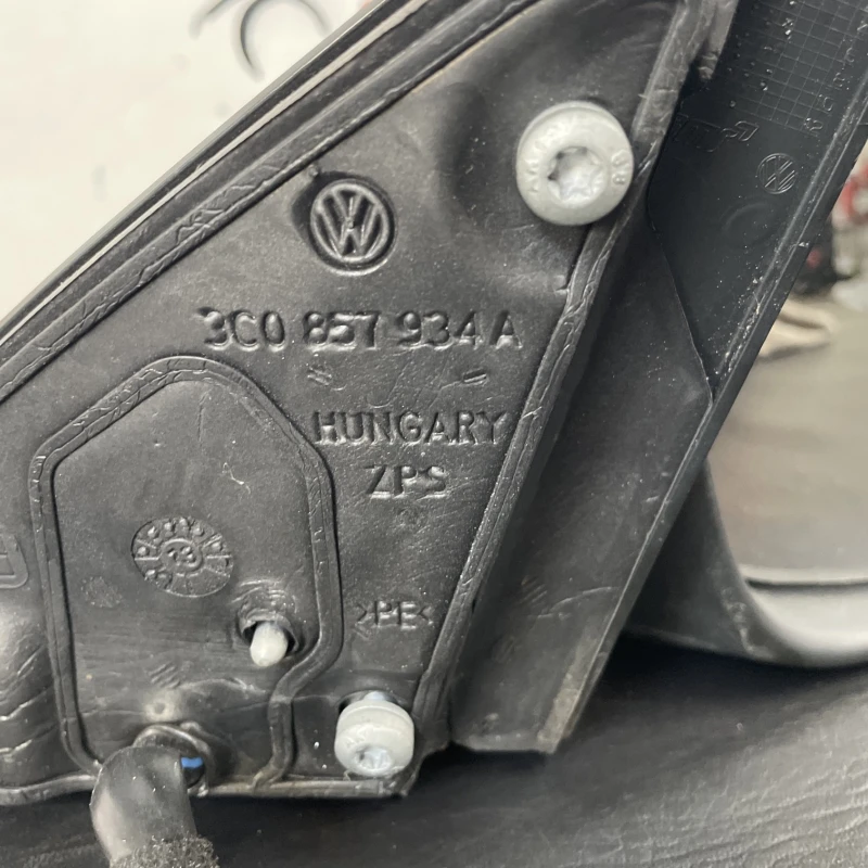 Oglinda dreapta / Volkswagen Passat B7 2013 / Caroserie, oglinzi si faruri