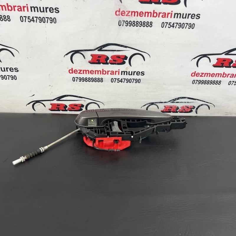 Maner usa dreapta fata / BMW Seria 3 F30 2013 / Caroserie, oglinzi si faruri