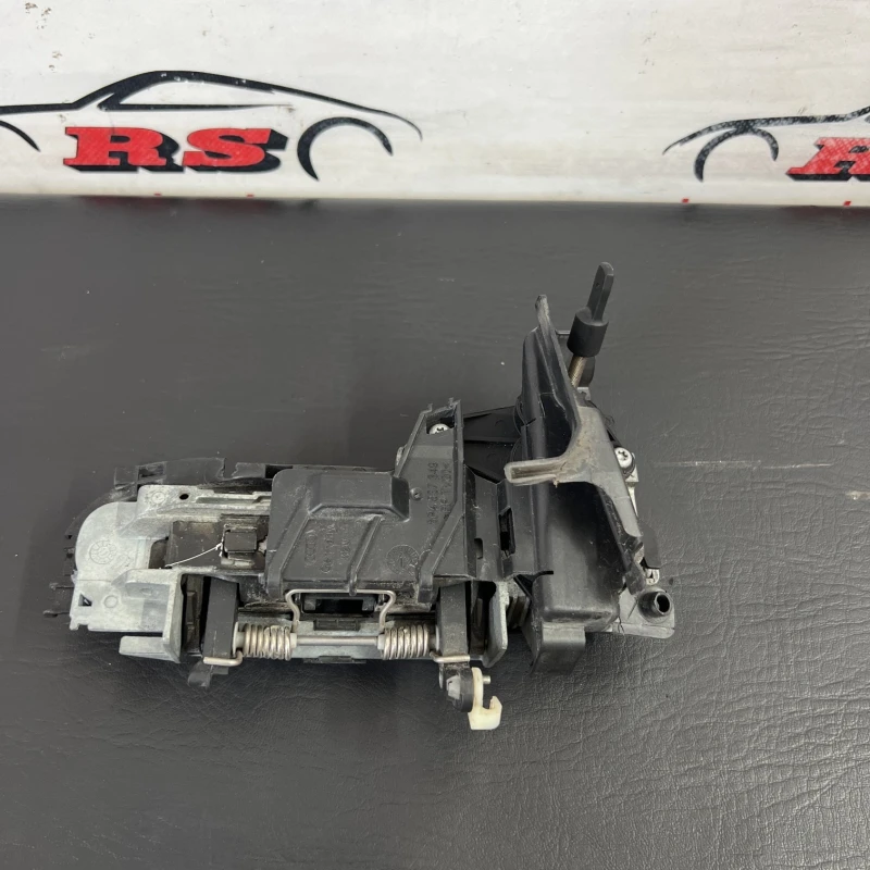 Iala broasca usa stanga fata / Audi A3 8P 2012 / Caroserie, oglinzi si faruri