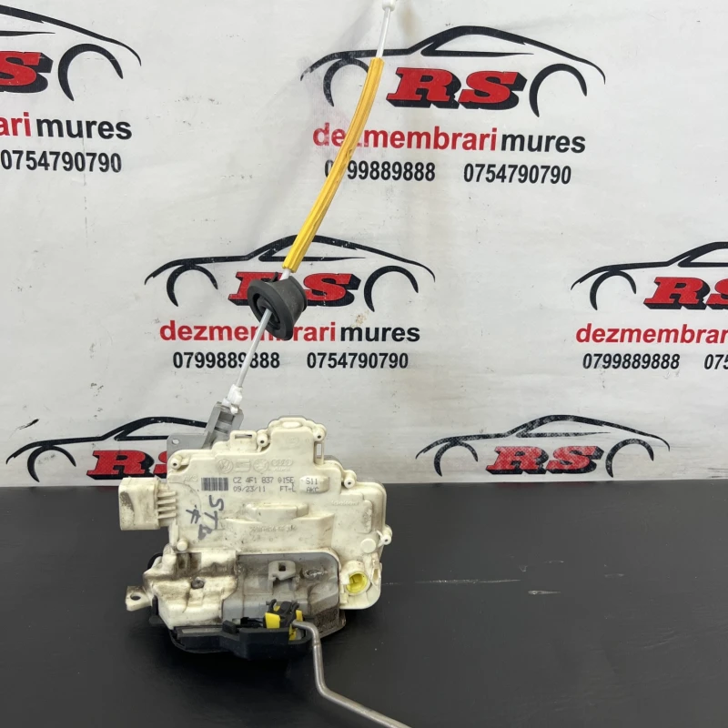 Iala broasca usa stanga fata / Audi A3 8P 2012 / Caroserie, oglinzi si faruri