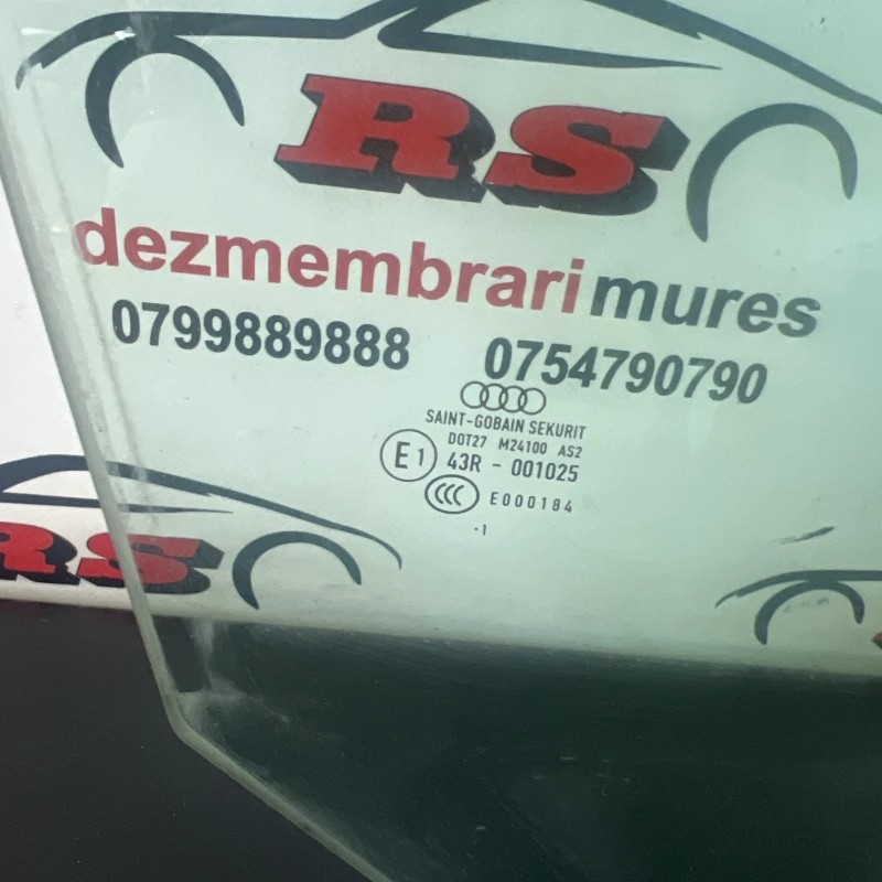 Geam dreapta fata / Audi A3 8P 2012 / Caroserie, oglinzi si faruri