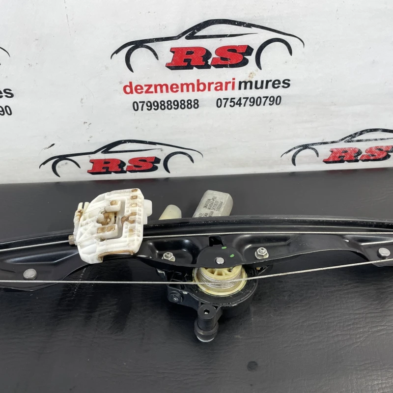 Macara geam dreapta spate cu motoras / BMW Seria 3 F30 2013 / Caroserie, oglinzi si faruri