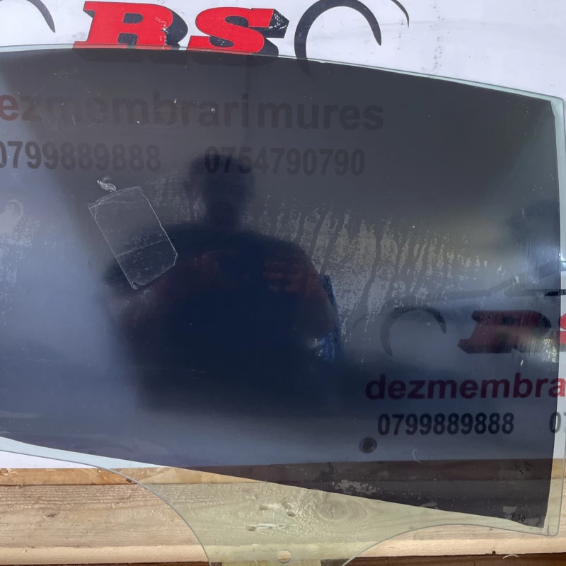 Geam dreapta spate BMW 