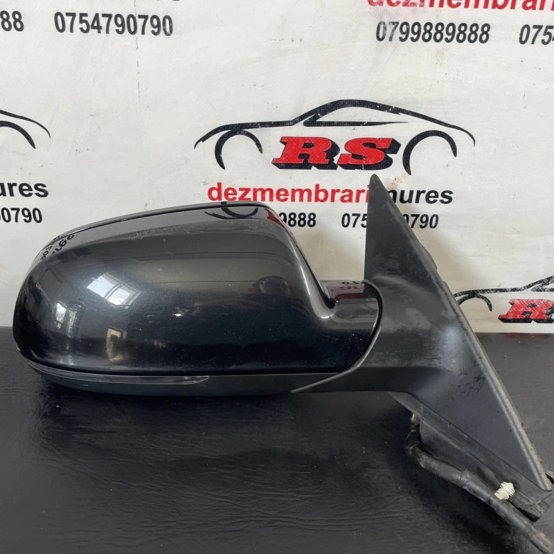 Oglinda dreapta / Audi A4 B8 2011 / Caroserie, oglinzi si faruri