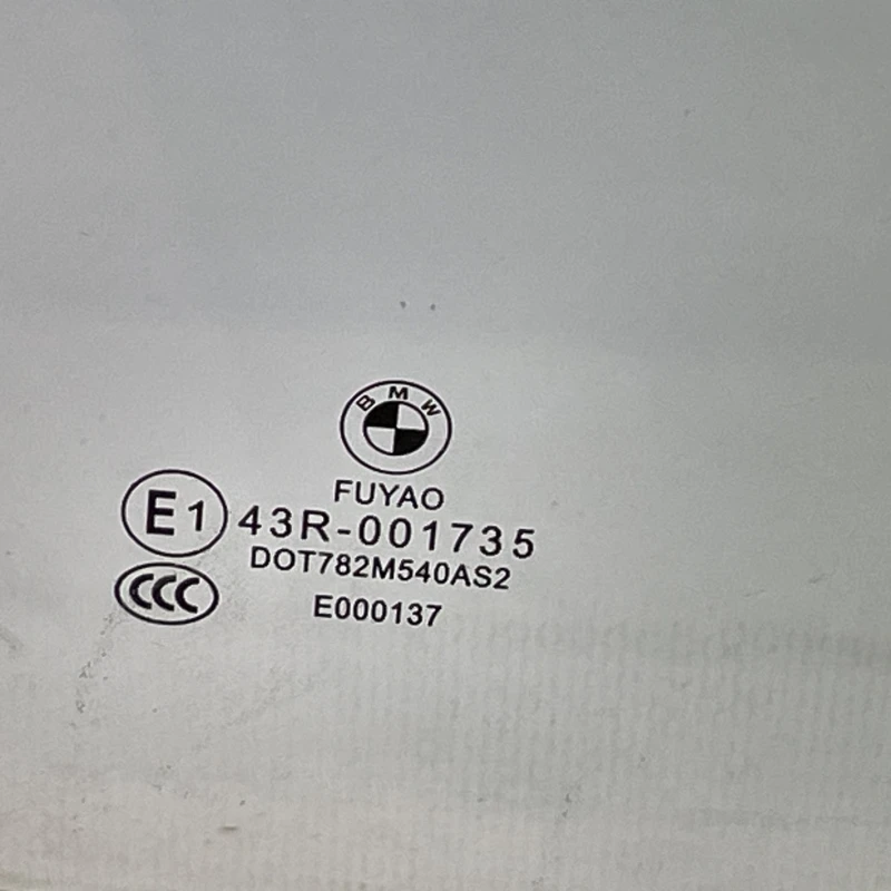 Geam dreapta fata / BMW Seria 3 F30 2013 / Caroserie, oglinzi si faruri