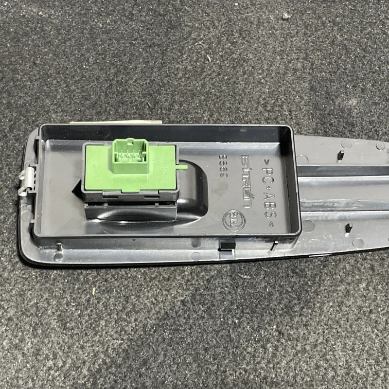 Butoane comanda geam dreapta fata / Peugeot Boxer Boxer 2018 / Interior