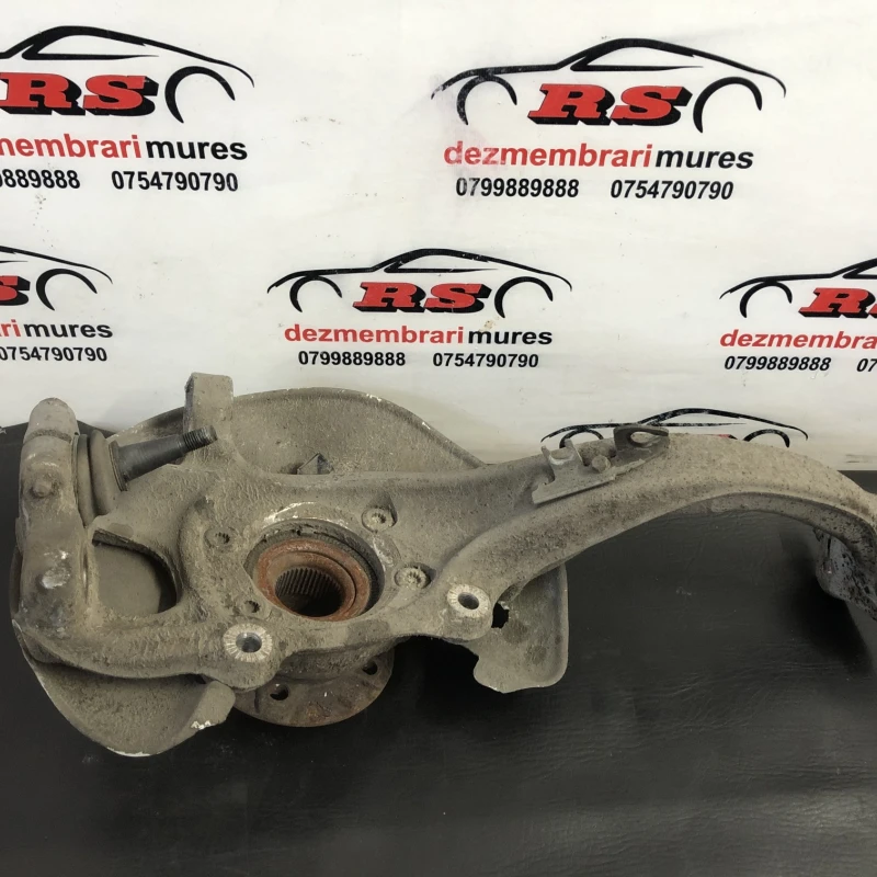 Fuzeta dreapta fata / Audi A4 B8 2011 / Directie si suspensie